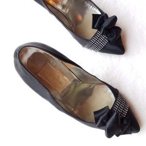 Dress pumps MOVING MUST SELL everything..